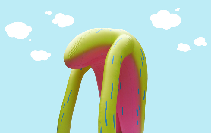 “MACRODON,” 2010, inflatable toy, 20 feet high